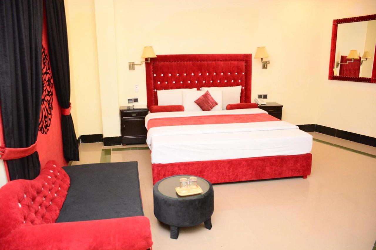 Hotel Move-N-Pick Murree Ngoại thất bức ảnh