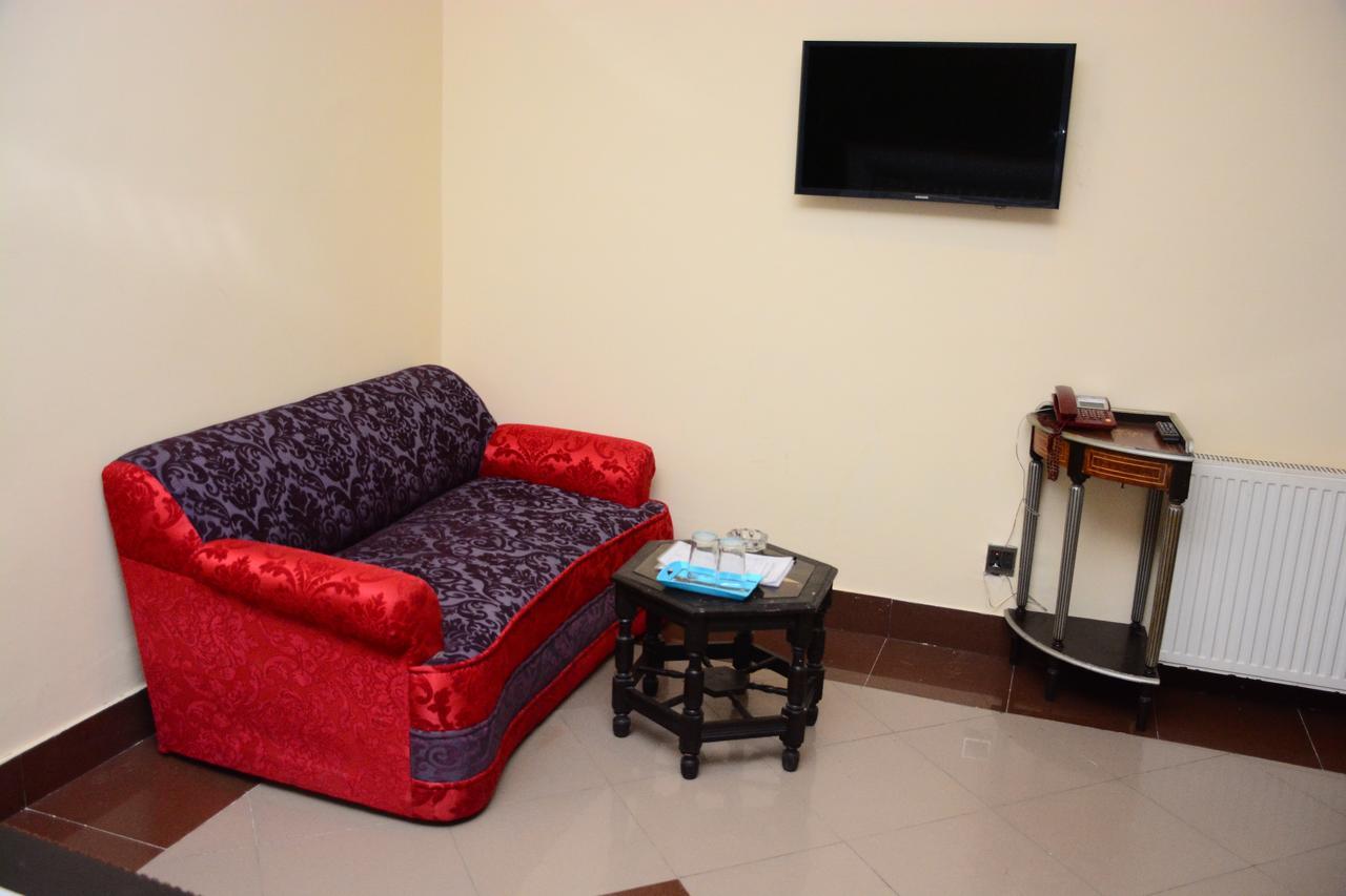 Hotel Move-N-Pick Murree Ngoại thất bức ảnh
